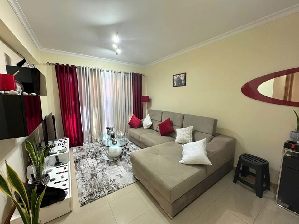 Communal lounge/ TV room, TV and multimedia, Living room, Seating area, Evening entertainment