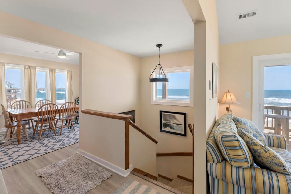 Everlasting Moon House in Outer Banks
