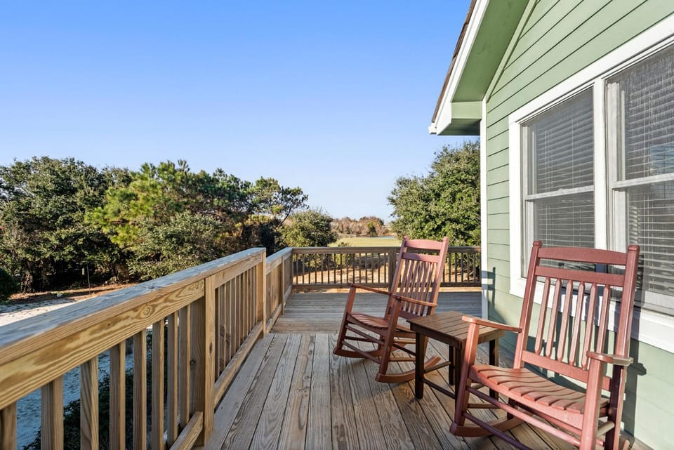 Fairway View House in Roanoke Island