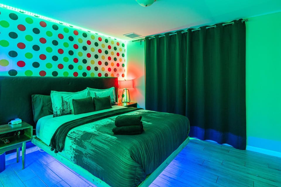 Bed, Photo of the whole room, Bedroom