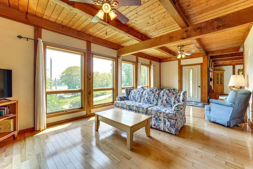 Boat Nearby: Barters Island Home w/ Views House in Trevett