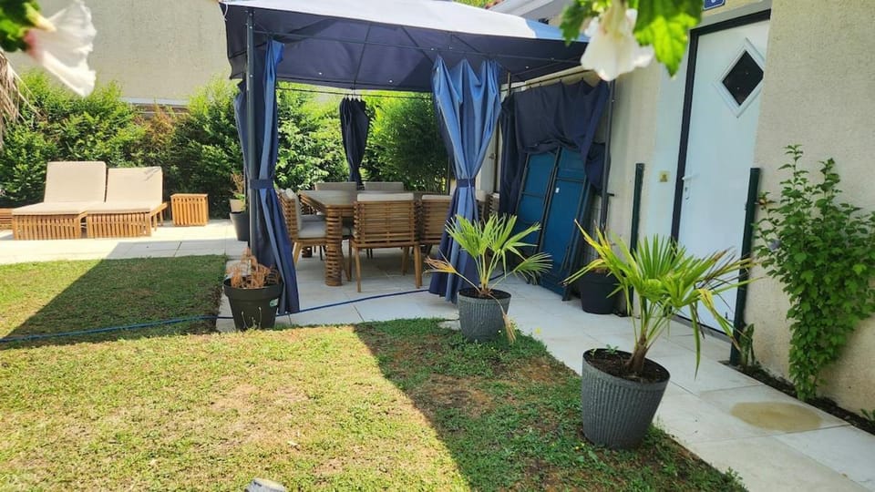 Maison Cosy Avec Piscine House in Bergerac