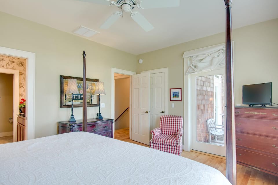 Four Roses House in Kill Devil Hills
