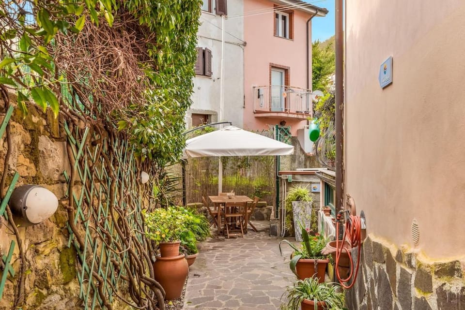 IlGelsomino Biassa 5Terre bus for 5 terre Apartment in Province of Massa and Carrara