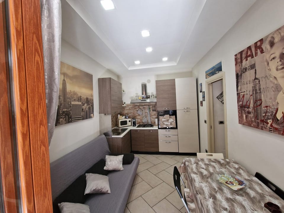 Kitchen or kitchenette, Living room, Seating area