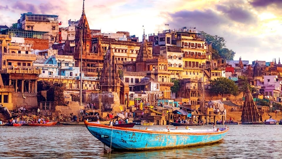 Nearby landmark, Day, People, Natural landscape, Activities, City view, River view, Location, group of guests