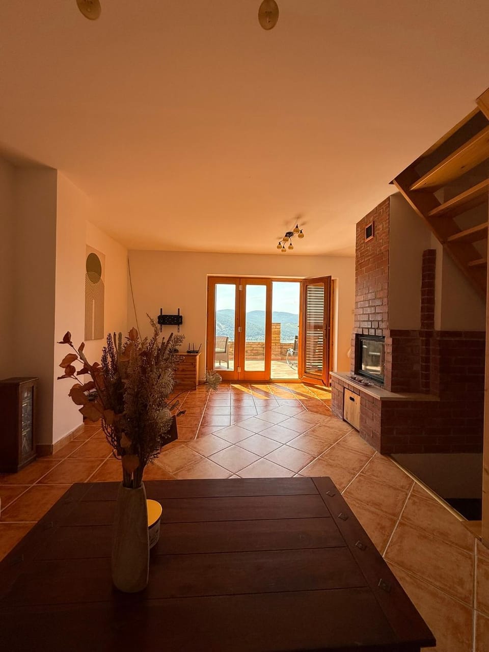Communal lounge/ TV room, View (from property/room), Living room, Mountain view, River view, fireplace