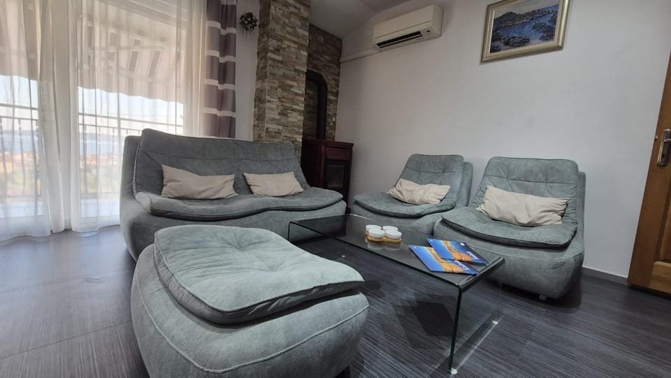 Kaštela Karlovo Apartment in Šibenik-Knin County, Croatia