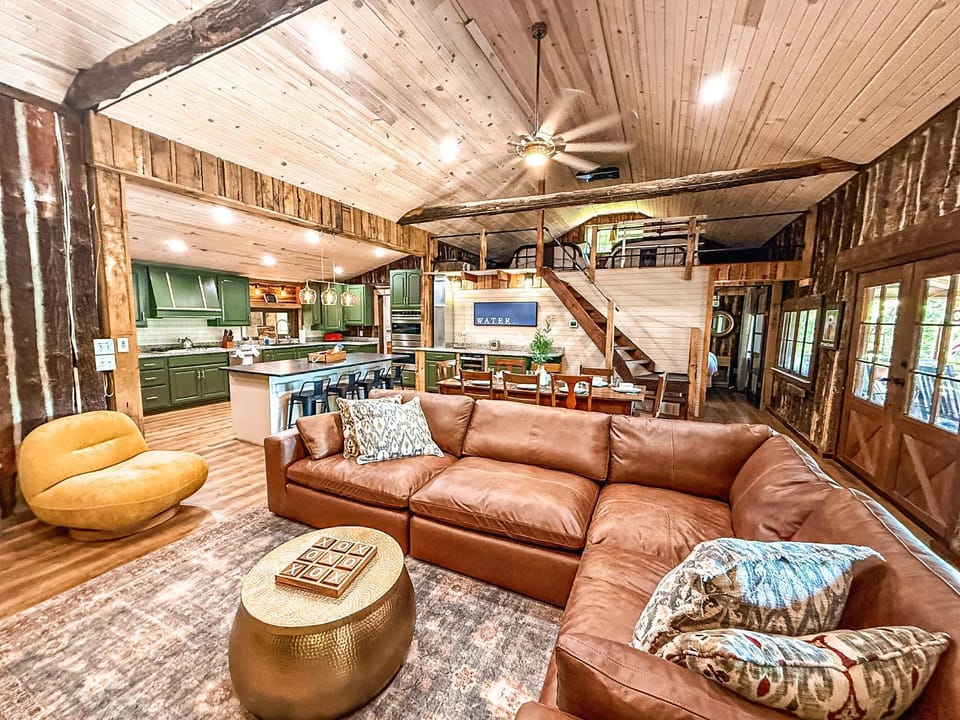Lakefront Cabin-4BD3BADockHottubFirepitKayaks Cabin in Ozark Mountains