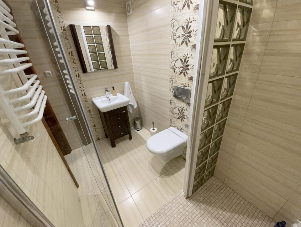 Shower, Toilet, Bathroom