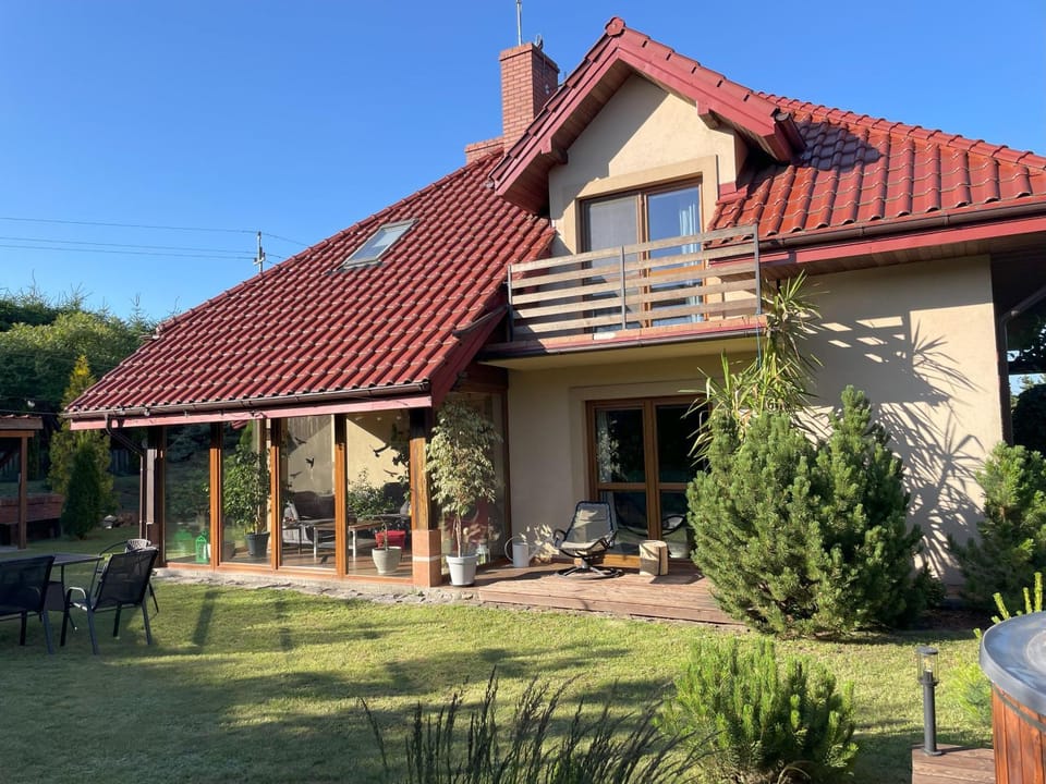 Property building, Patio, Day