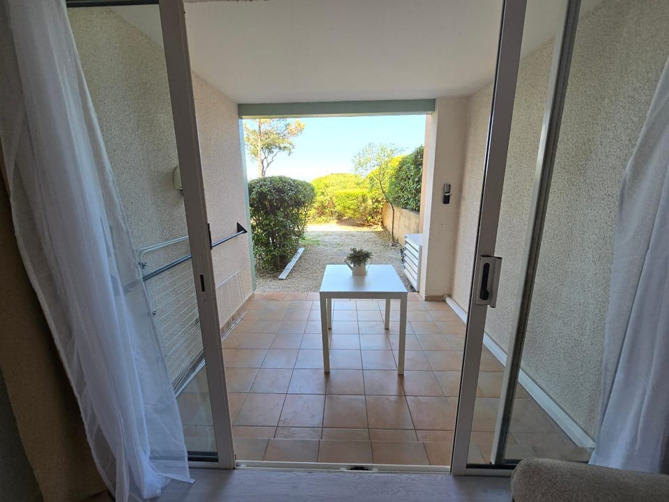 Patio, Day, Garden, View (from property/room), Balcony/Terrace, Dining area, Garden view