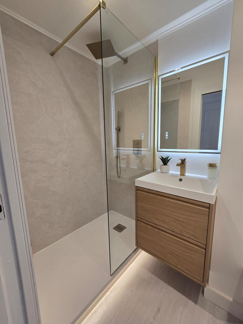 Shower, Bathroom