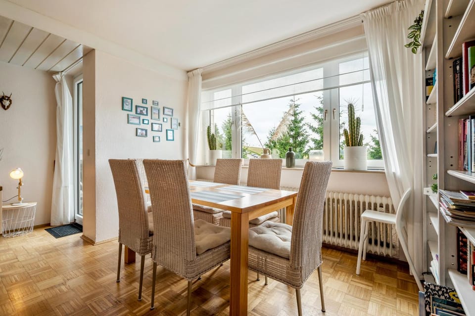 View (from property/room), View (from property/room), Living room, Dining area