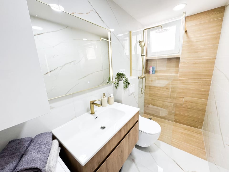 Shower, Bathroom, towels