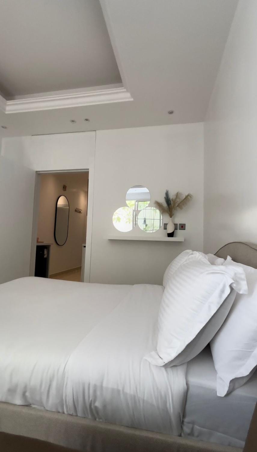 Al Majdiah Luxury Studio private Balcony with Trees View Apartment in Riyadh