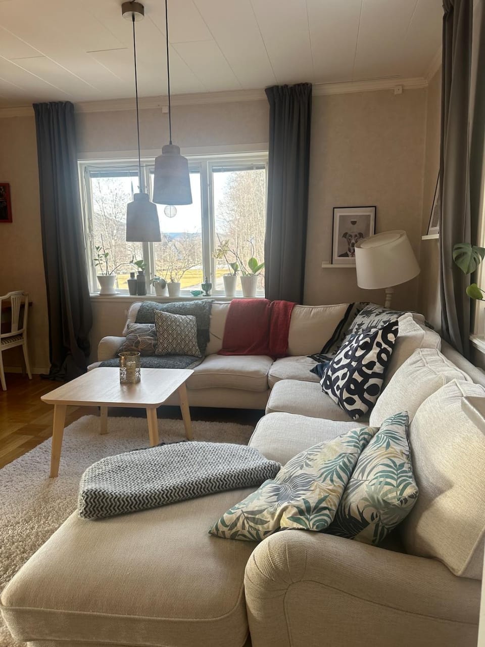 Living room, Seating area