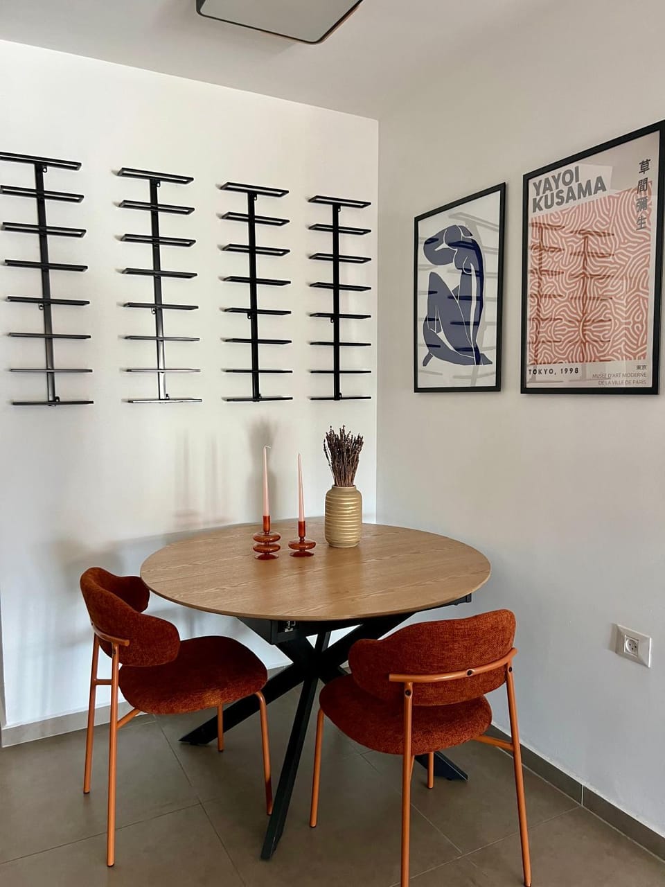 Seating area, Dining area
