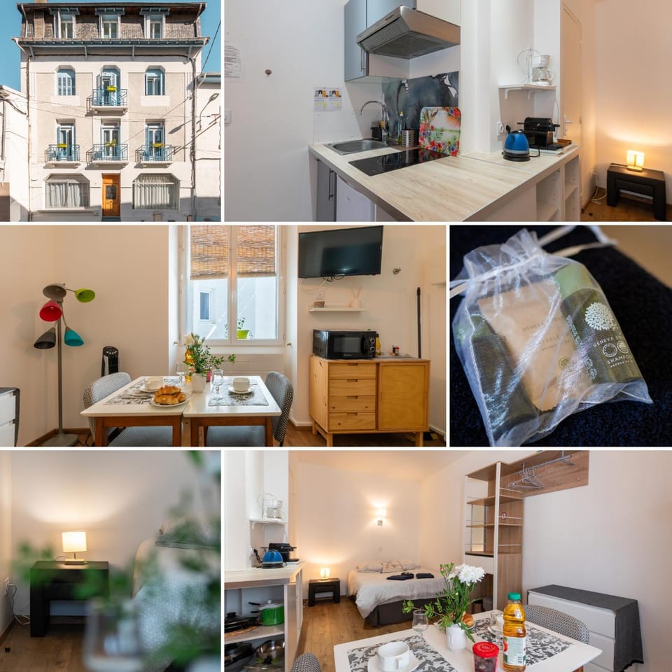 Facade/entrance, Bed, Dining area, kitchen