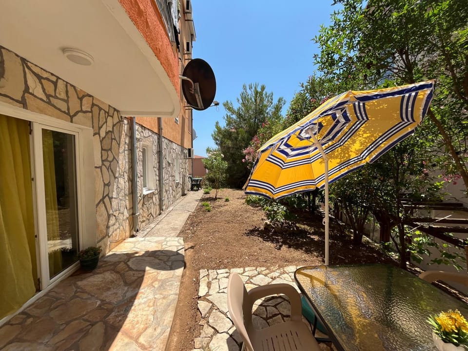Apartment Sara Apartment in Budva Municipality