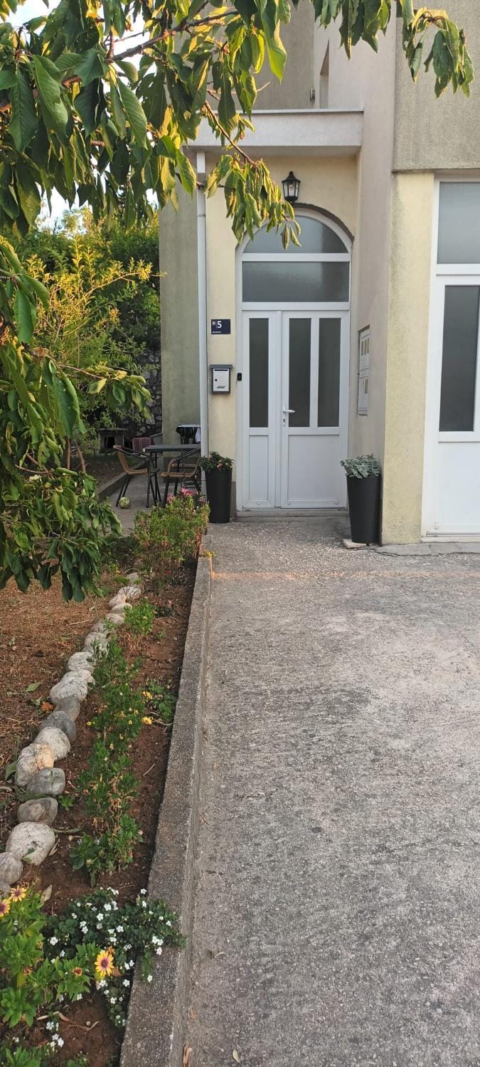 Rooms Raguž Bed and Breakfast in Neum