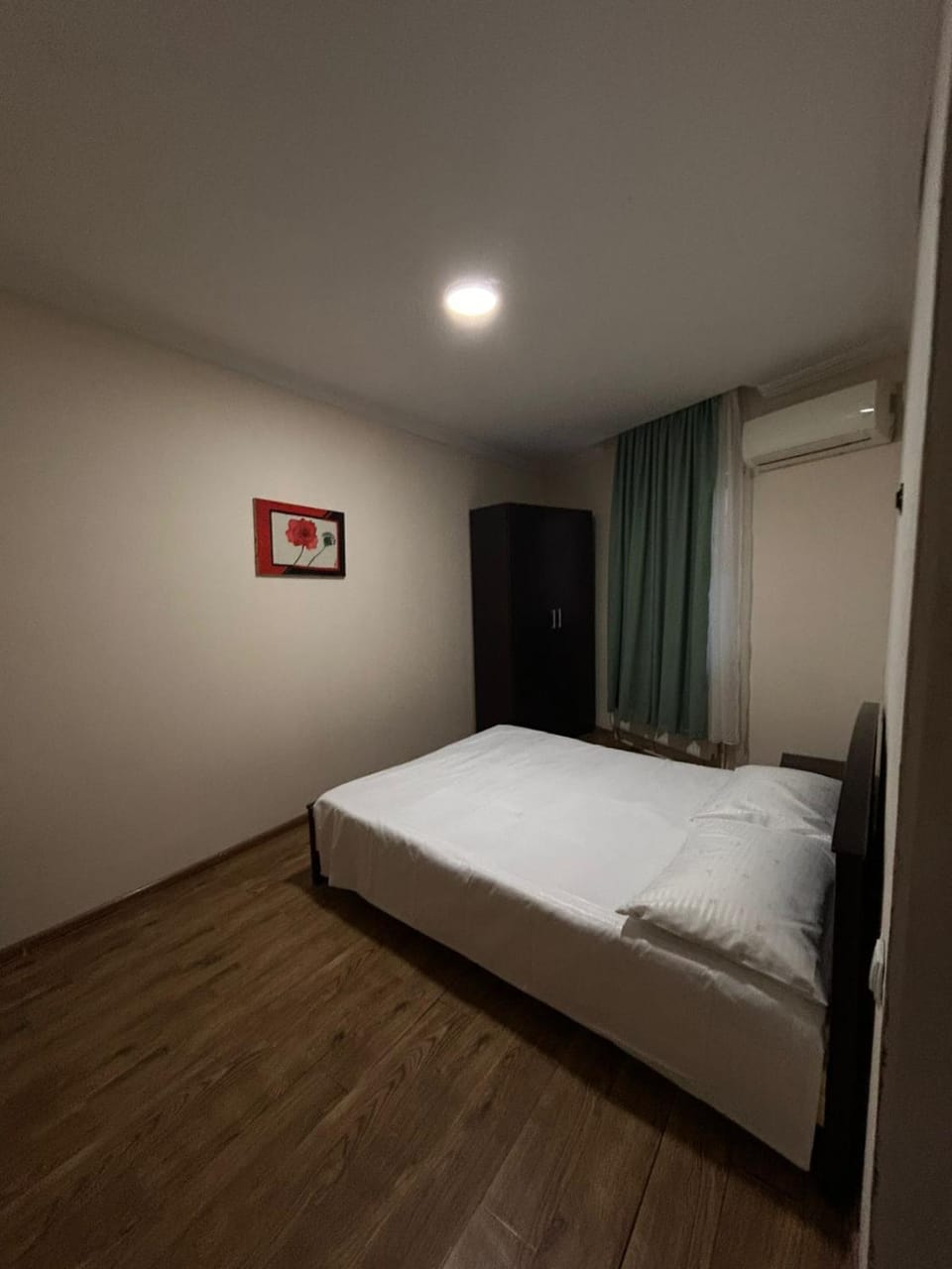 Bed, Photo of the whole room, Bedroom, air conditioner