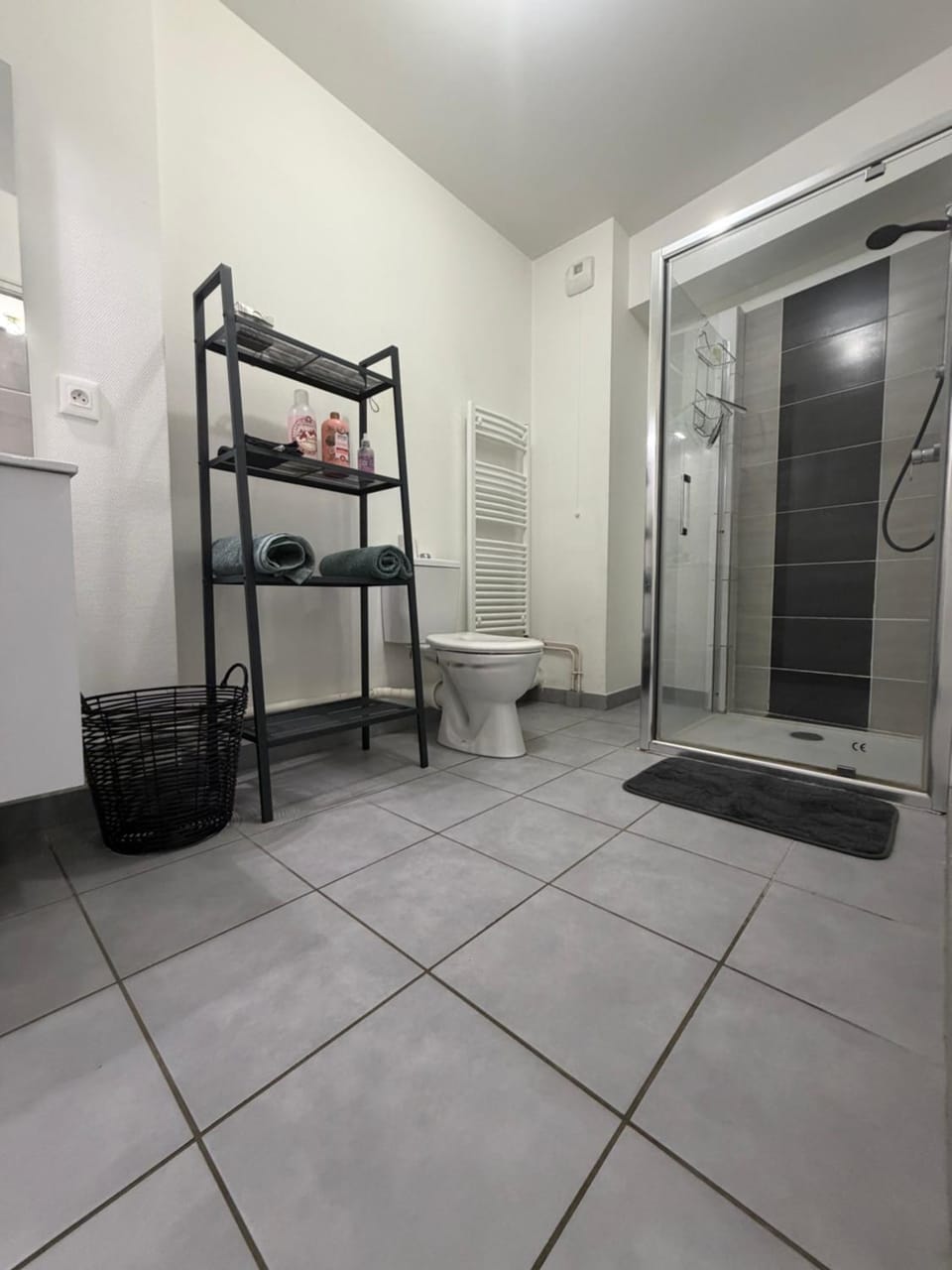 Shower, Bathroom, towels