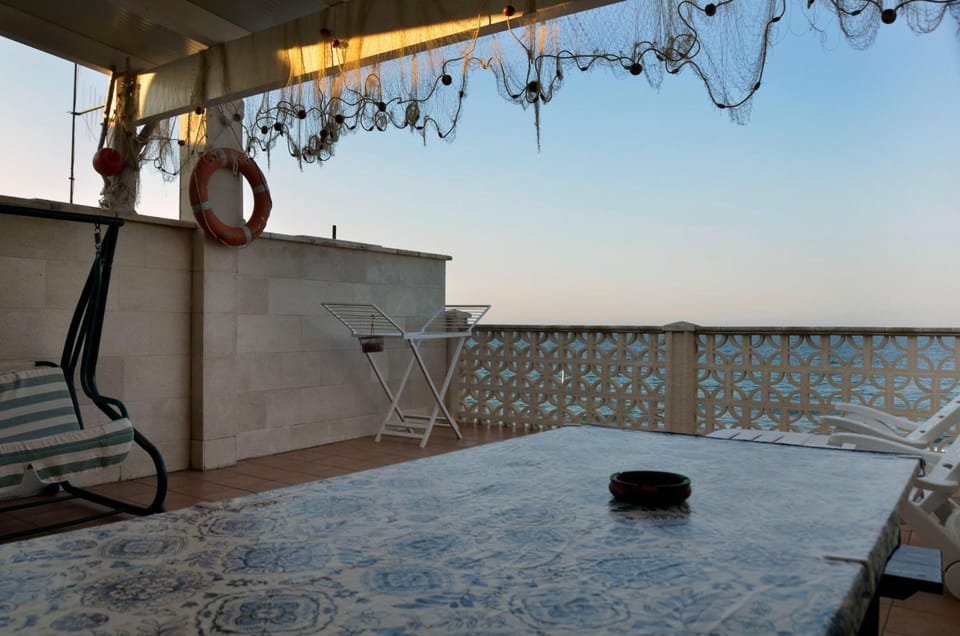 Natural landscape, Balcony/Terrace, Seating area, Sea view