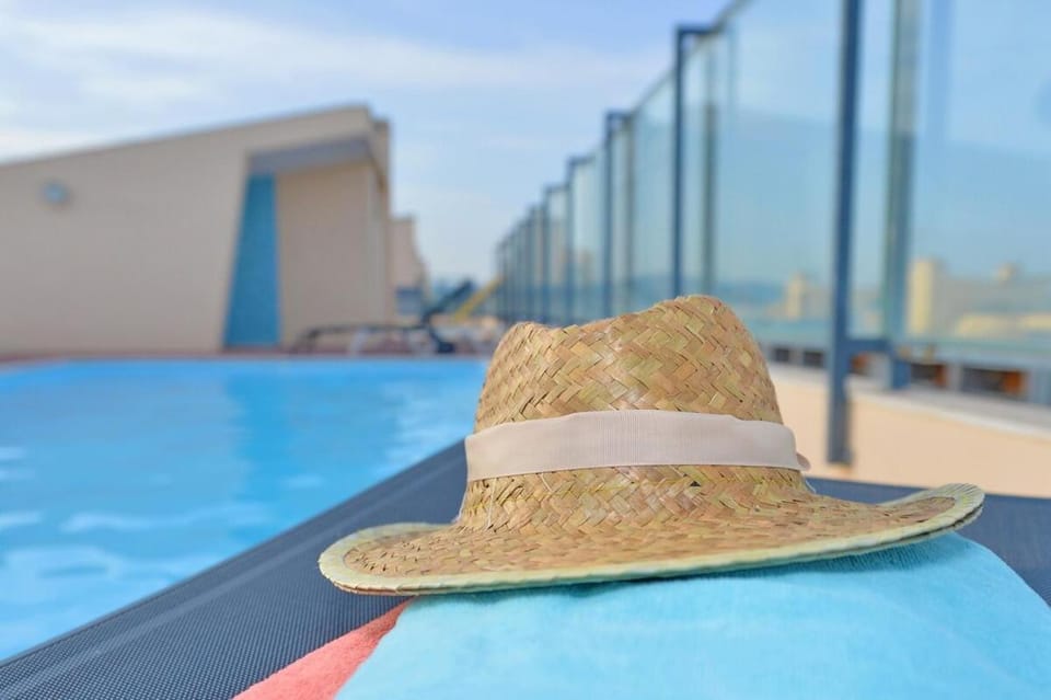 Pool view, Swimming pool, sunbed