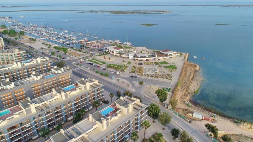 Natural landscape, Bird's eye view, City view, Sea view, Street view, Location