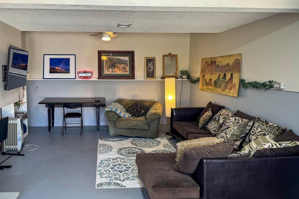 Summer Vacations and Traveling Sports Families House in Overland Park