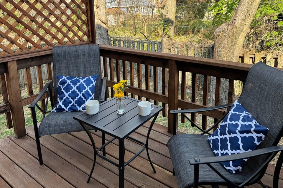 Summer Vacations and Traveling Sports Families House in Overland Park