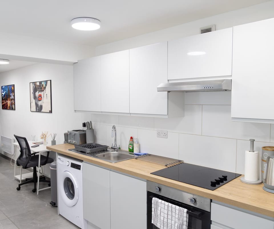 Coffee/tea facilities, Seasons, microwave, oven, washing machine, kitchen