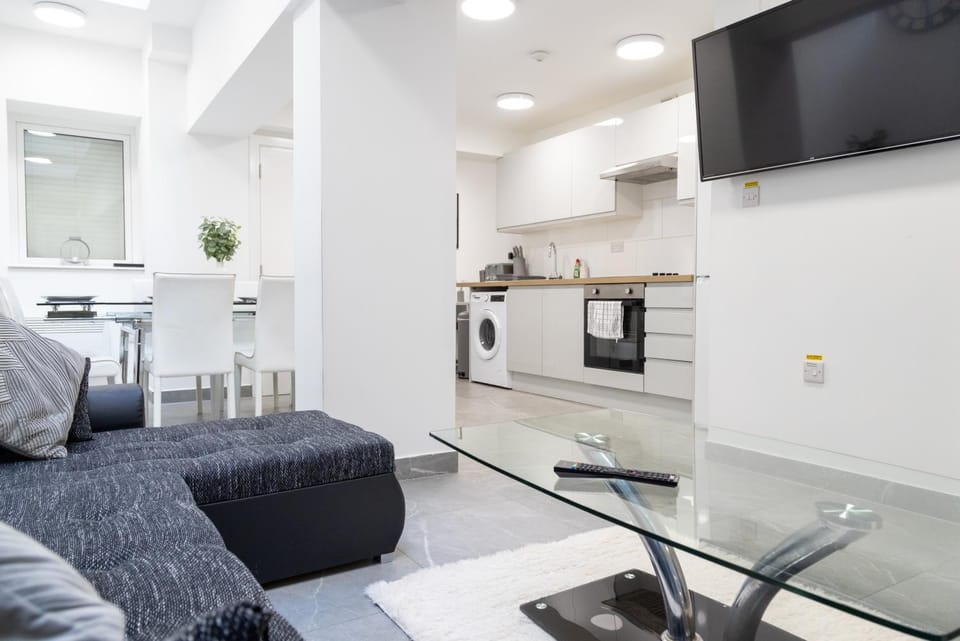 TV and multimedia, Seating area, kitchen