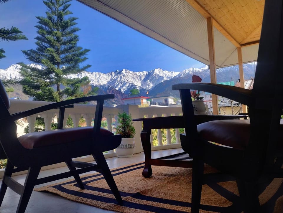 Patio, Day, View (from property/room), Balcony/Terrace, Seating area, Mountain view