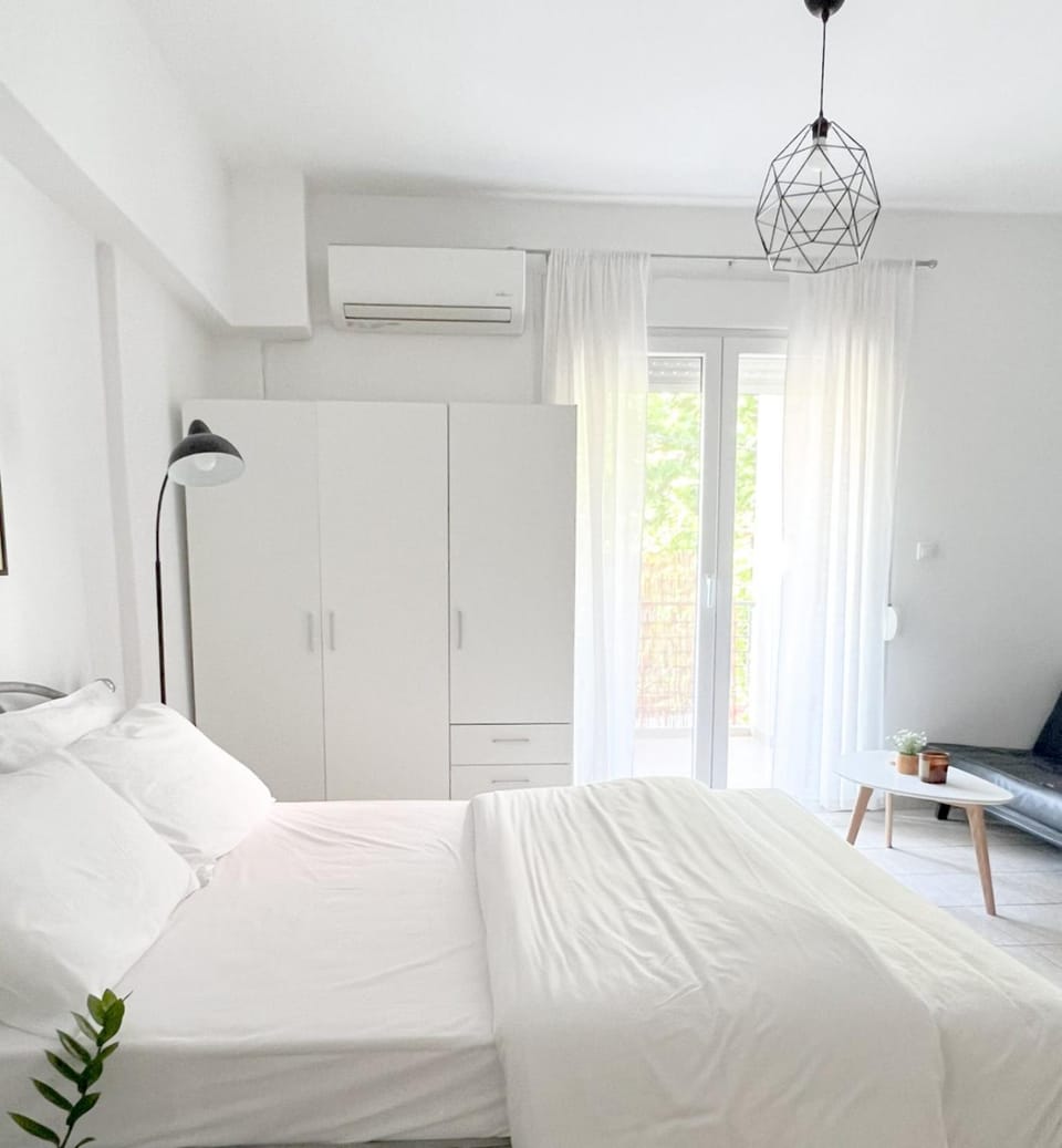 White Charm Studio Apartment in Decentralized Administration of Macedonia and Thrace