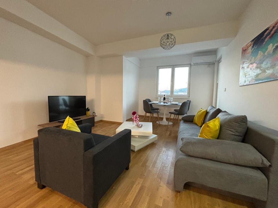 TV and multimedia, Seating area