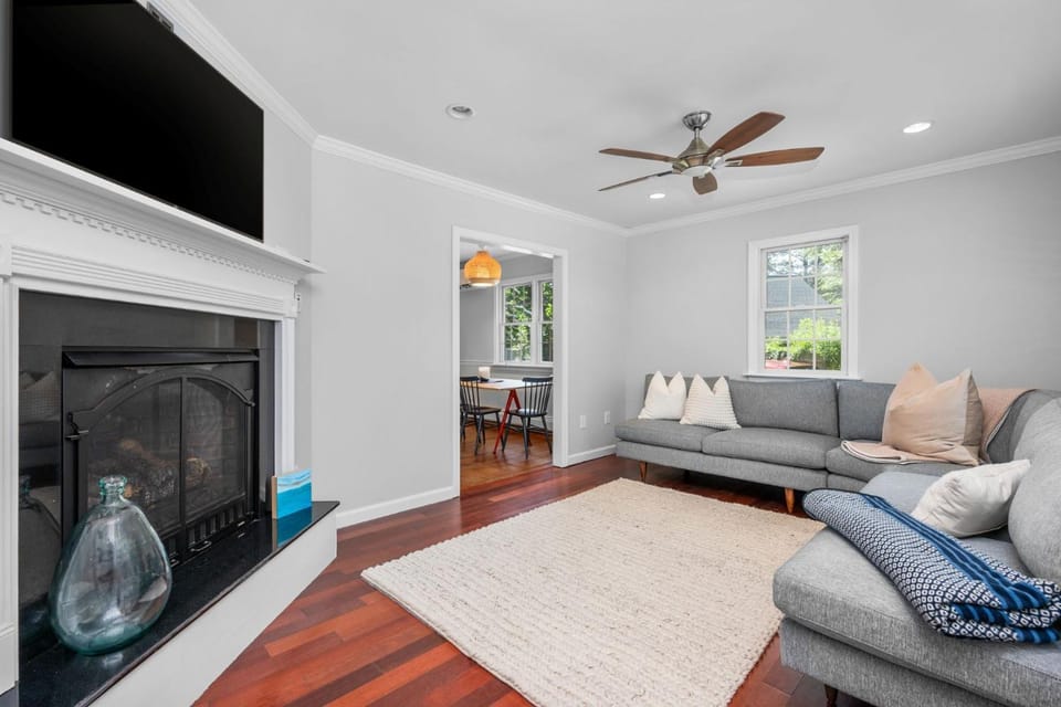 Cape Cod Haven: Cozy Home Near Gray's Beach House in Yarmouth Port