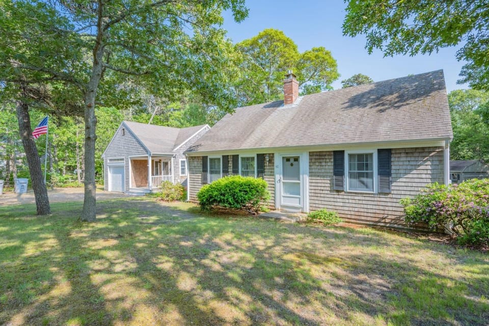 Dog-Friendly Eastham Retreat, Minutes to Shore House in Eastham