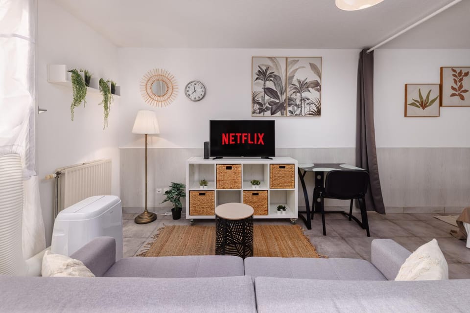 Communal lounge/ TV room, TV and multimedia