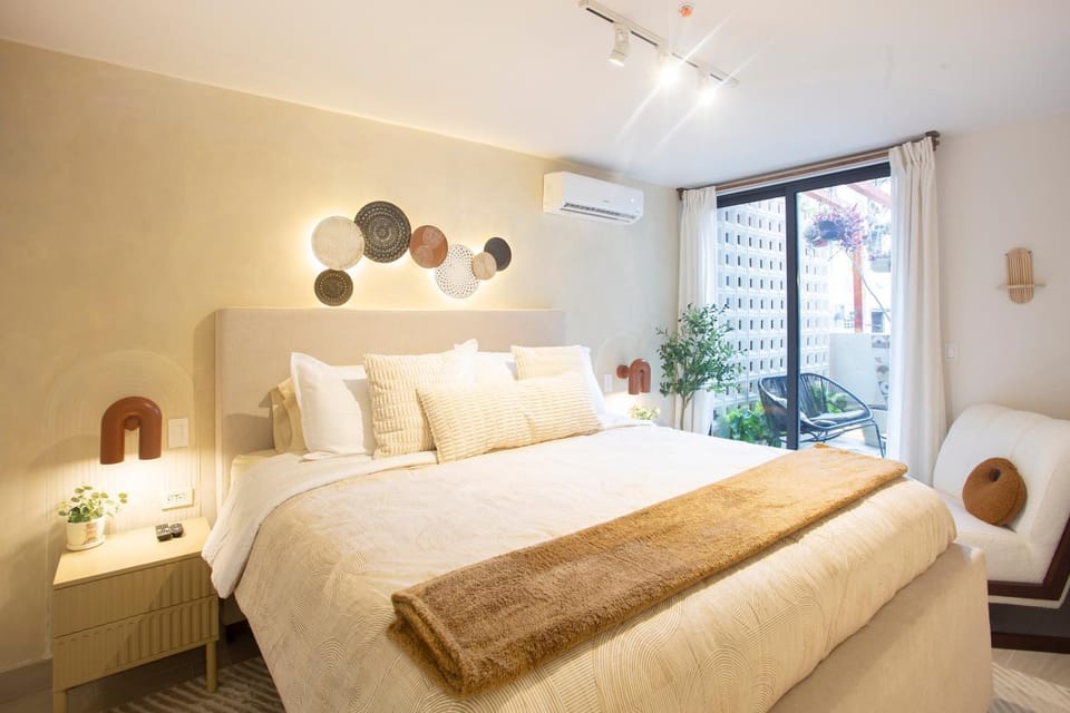 Photo of the whole room, Bedroom