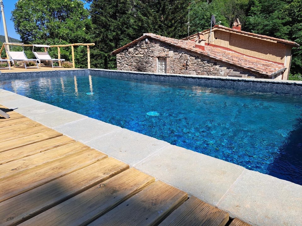 Borgo sulla Visona 7 camere piscina Lucca Toscana House in Capannori