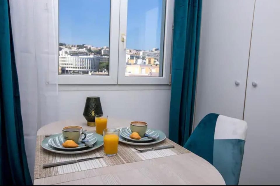 L'Escapade - Beach - Tram - Airport Apartment in Nice