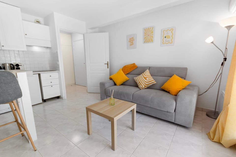 Le Seaside - Beach - Tram - Airport - AC Apartment in Nice