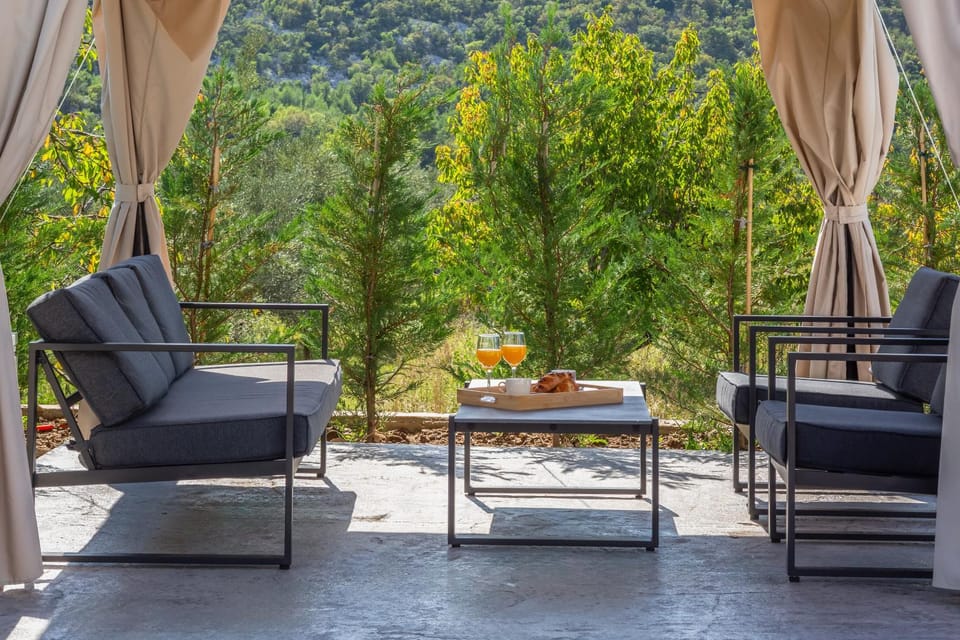 Garden, Seating area