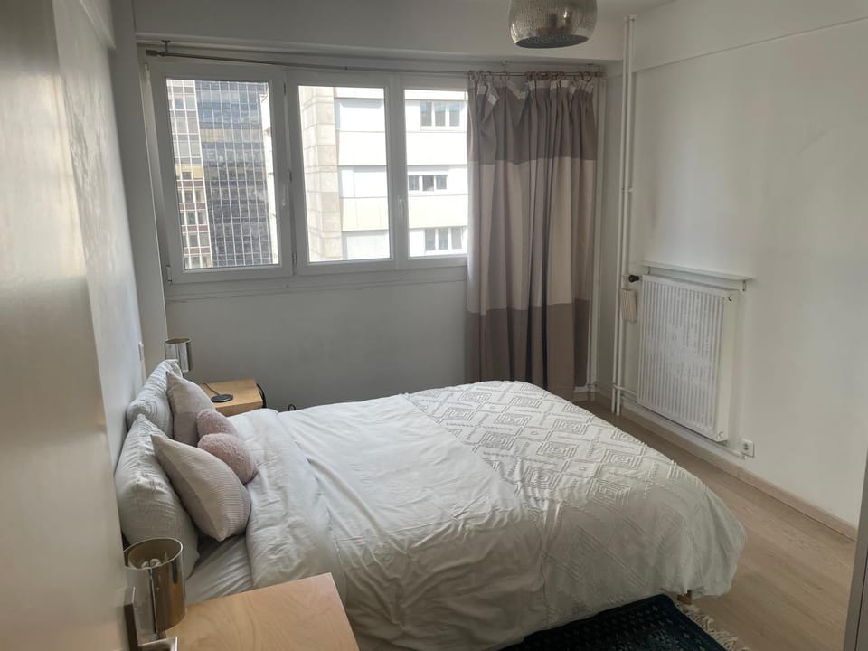 Appartement 3 pièces confortable bien situé à La Défense, proche des transports, de paris et de l'arena Apartment in Puteaux