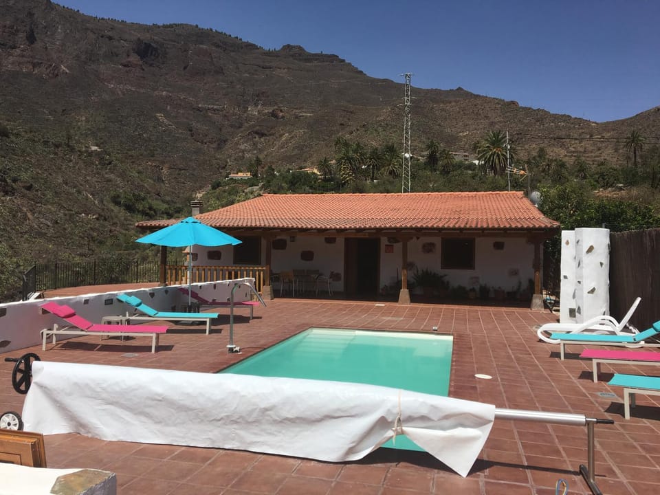 Property building, Swimming pool, Swimming pool