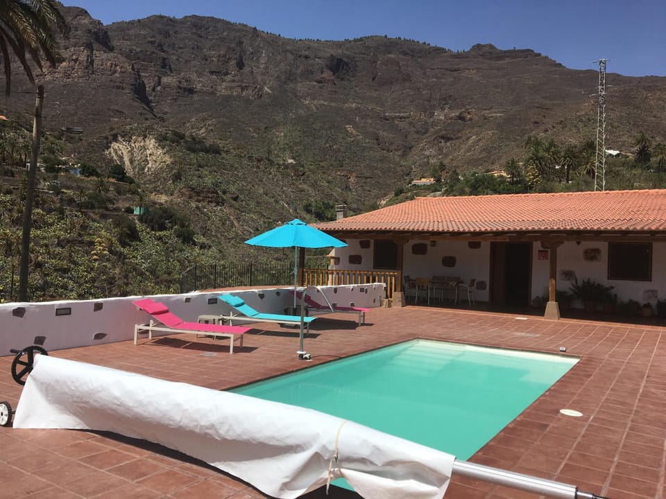 Property building, Swimming pool, Swimming pool