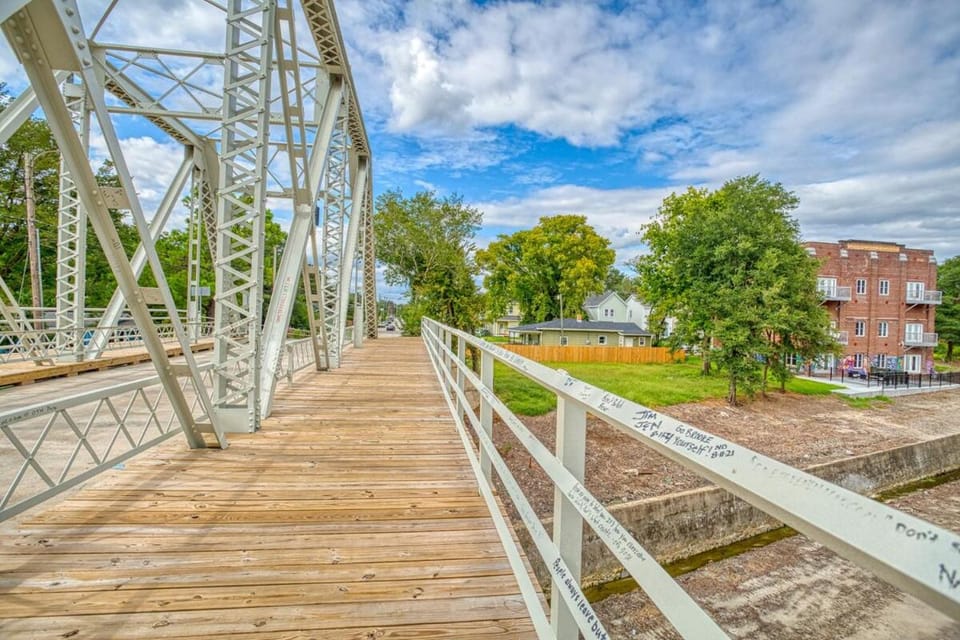 Chic Historic Loft in Downtown ILM Apartment in Wilmington