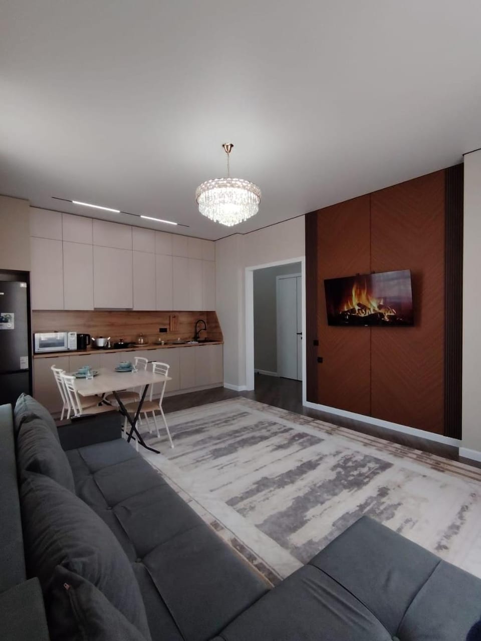 Kitchen or kitchenette, Living room, Seating area, Dining area